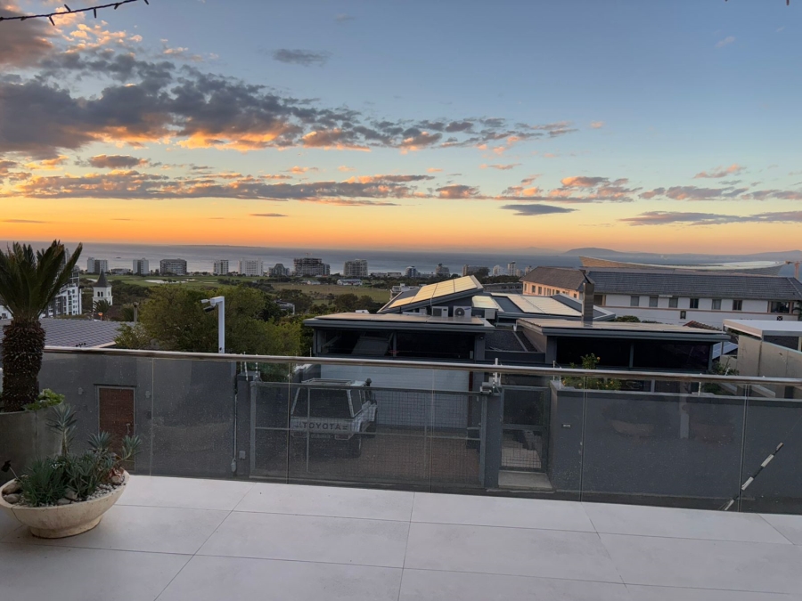 To Let 2 Bedroom Property for Rent in Green Point Western Cape